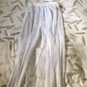 Mesh skirt with multiple slits